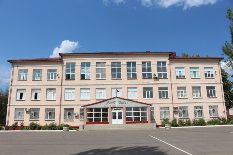 Донецкое высшее общевойсковое командное училище.